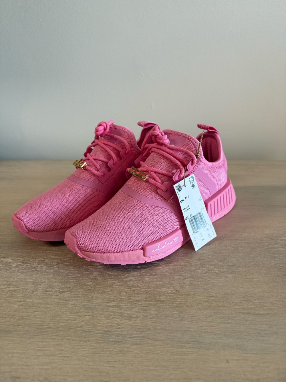 NWT Adidas NMD R1 Pink, Kids 5.5 Women's 7.5